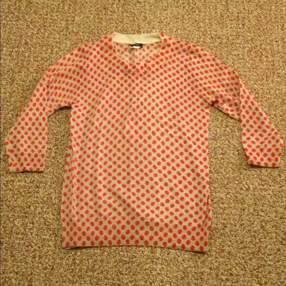 Cute apple shirt/sweater!!